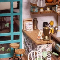 Robotime Simon's Coffee -Tamiya Modelwinkel robotime dg109 simon s coffee 5