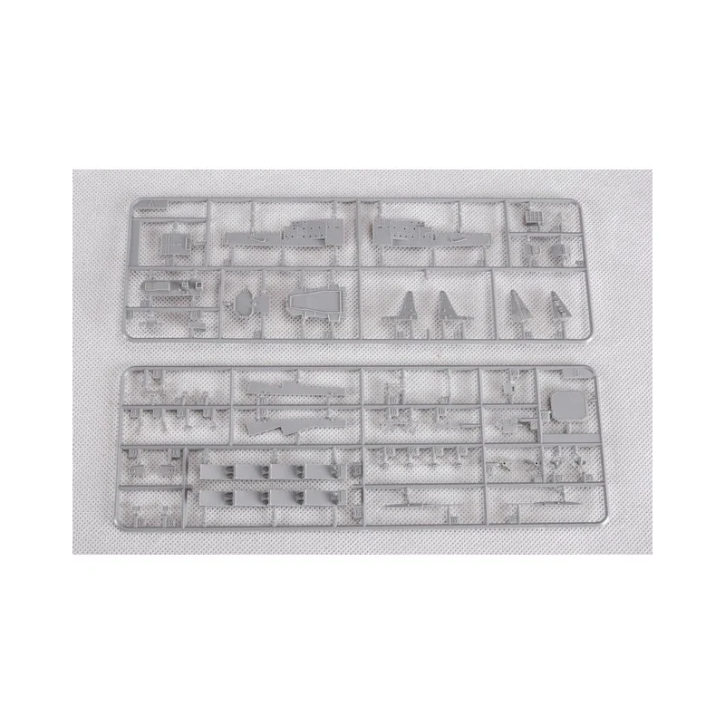 Trumpeter Sistership Moskva: Russian Slave Class Cruiser Varyag 8 Trumpeter Sistership Moskva: Russian Slave Class Cruiser Varyag - Afbeelding 8