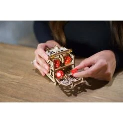 UGEARS Holder Dobbelstenen -Tamiya Modelwinkel ugears 8412093 holder dobbelstenen 5